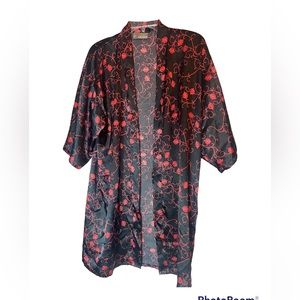 Veami intimates short black red satin belted kimono sleepwear robe ladies small